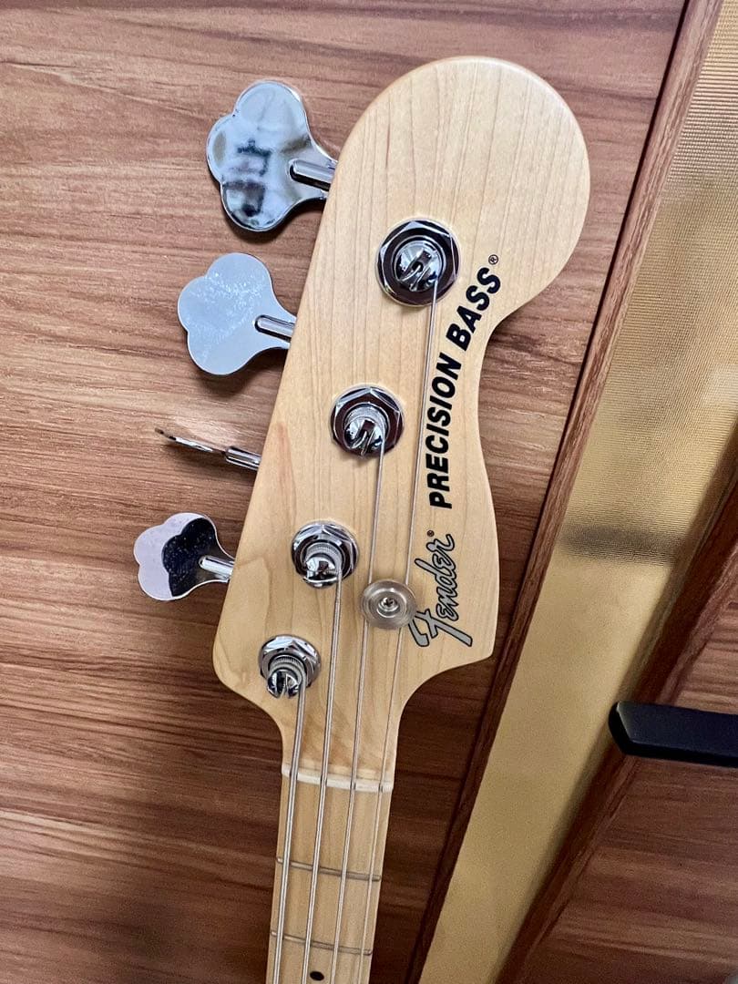 新品　Fender American Professional Bass