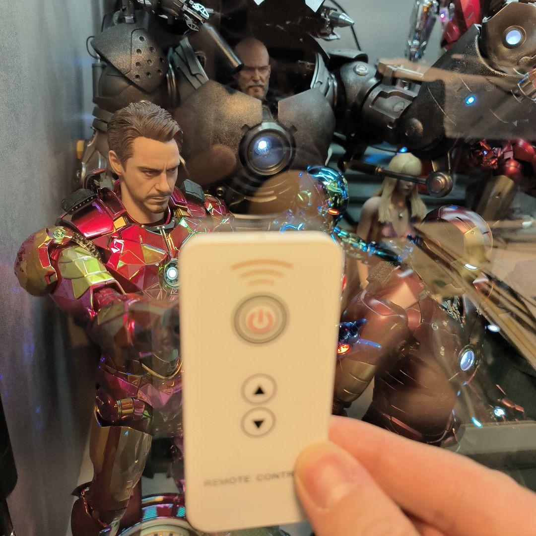 hottoys 『アイアンマン』１／６スケールフィギュア アイアンモンガーカ