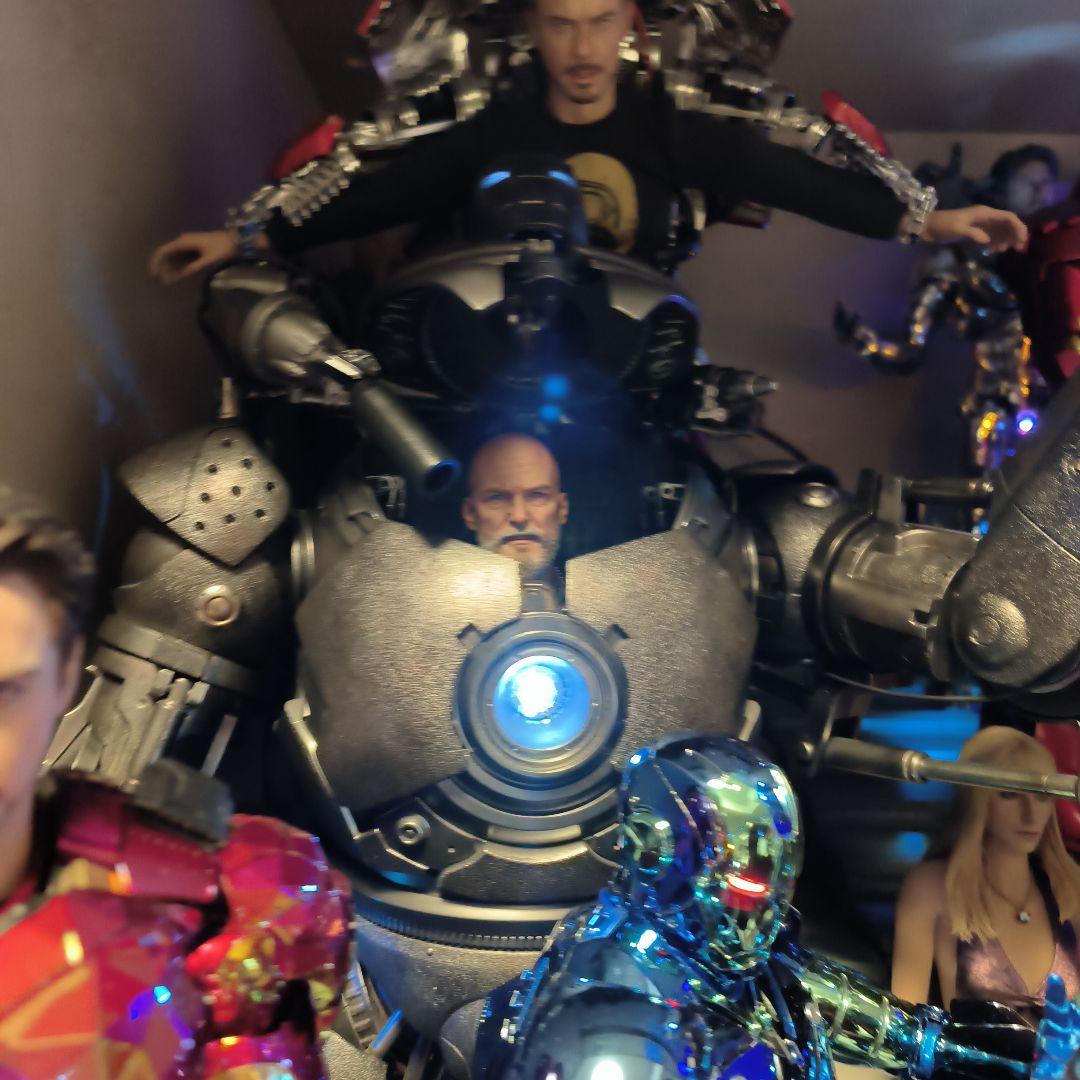 hottoys 『アイアンマン』１／６スケールフィギュア アイアンモンガーカ