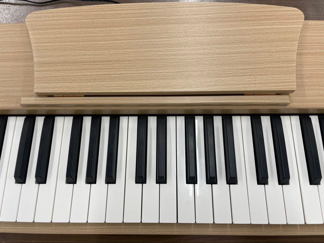 スタンド付き　電子ピアノ88鍵盤　給電タイプ　木目調ボディ　オークベージュ