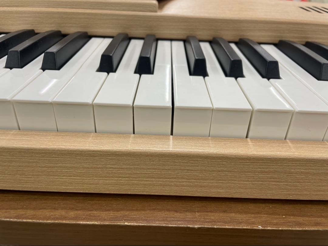 スタンド付き　電子ピアノ88鍵盤　給電タイプ　木目調ボディ　オークベージュ