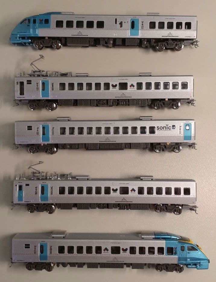 883系「ソニック833」イエロー5両セット（KATO 10-485）