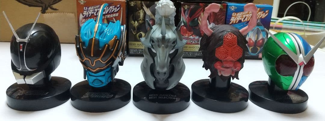 セット売り 仮面ライダー マスクコレクション 真 発光台座 ジョーカー など