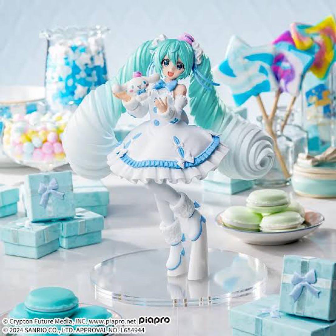 初音ミク シナモロール luminasta ホワイトドレス