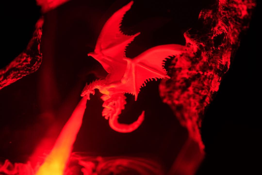 【在庫処分】ドラゴンの息吹 炎の城 レジンランプ 中世ファンタジー 騎士 冒険