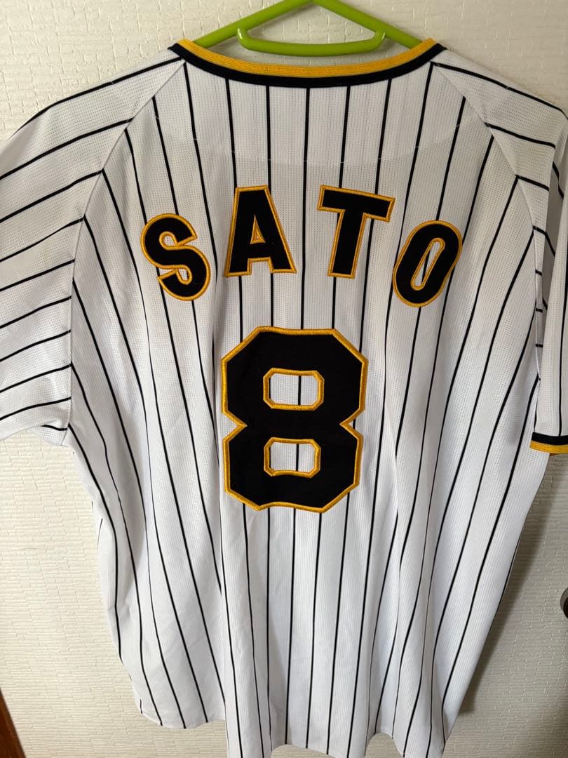 HANSHIN Tigersユニフォーム本日のみタオル付きで11500円
