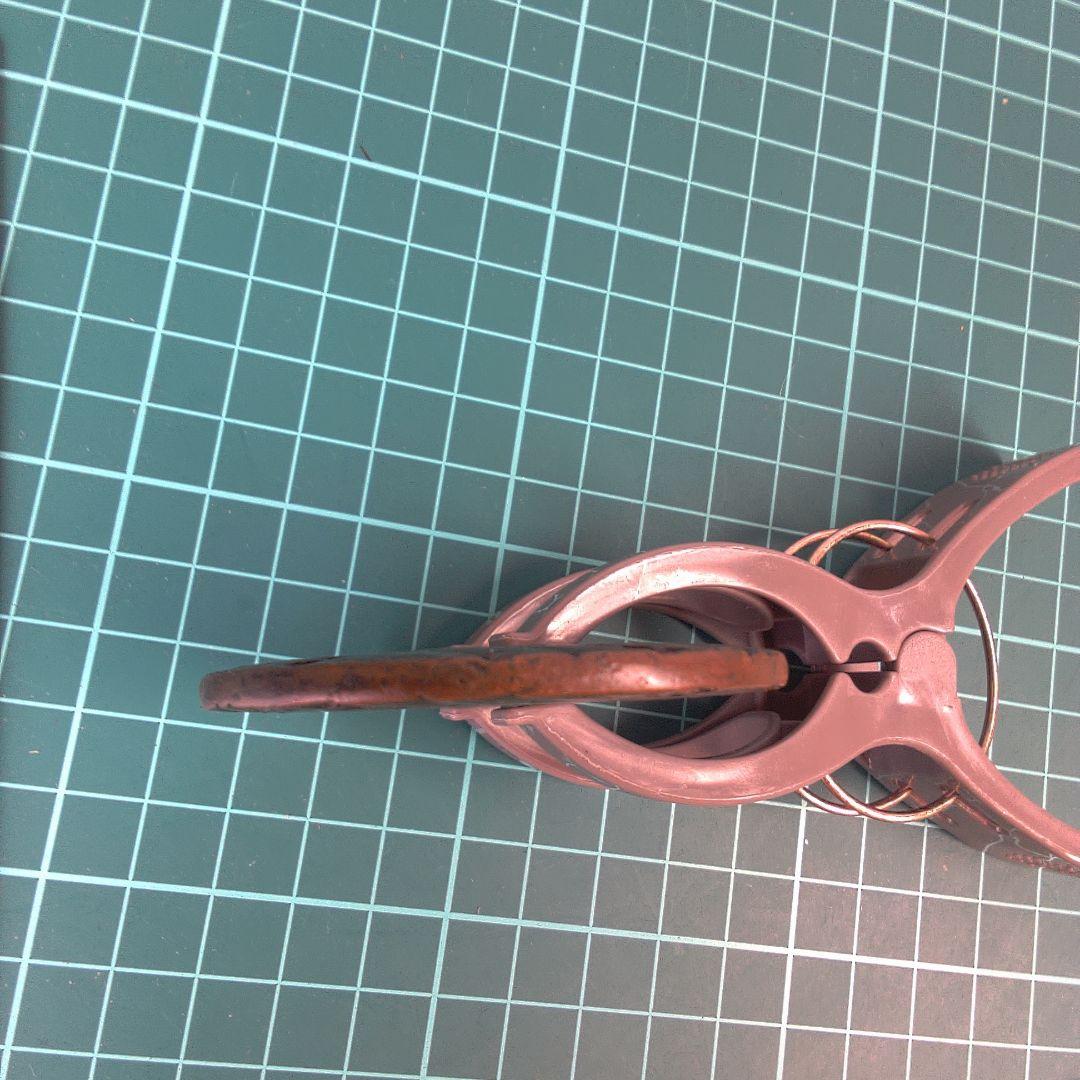 小物１ 鍔波模様の金属製鍔