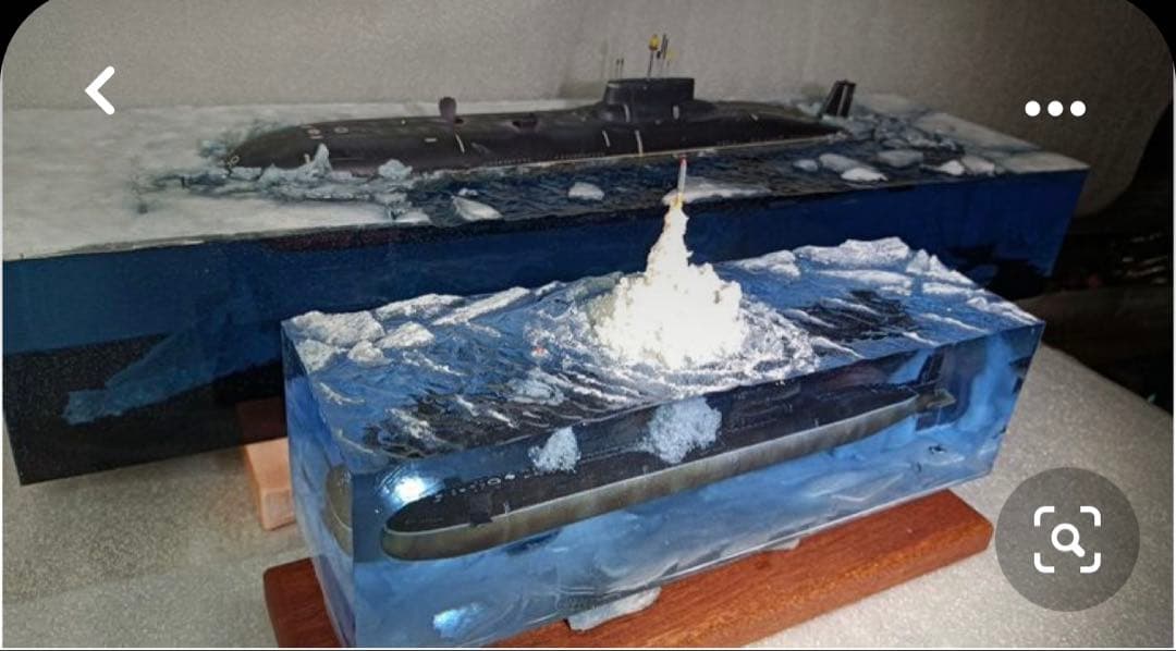 タイフーン級潜水艦　流氷ジオラマ