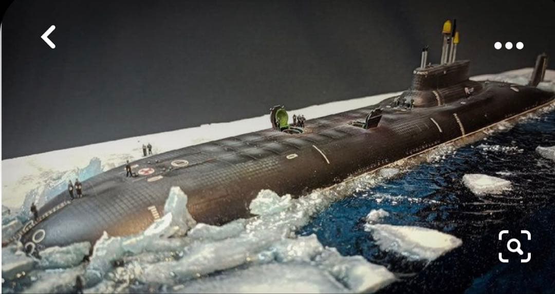 タイフーン級潜水艦　流氷ジオラマ