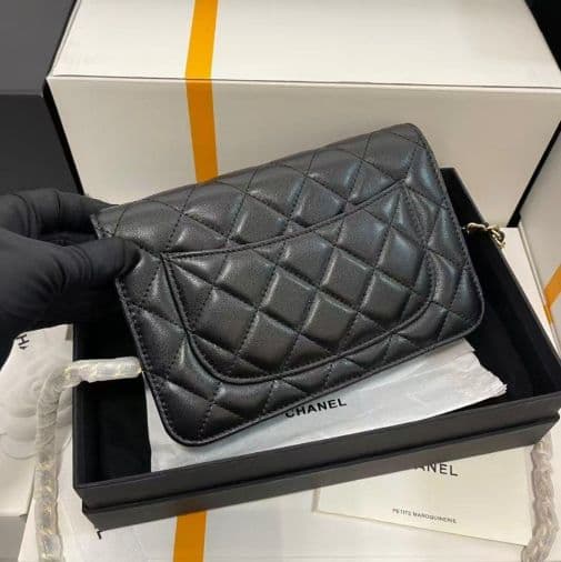 CHANEL MAKE UPノベルティ ブラック キルティングバッグ