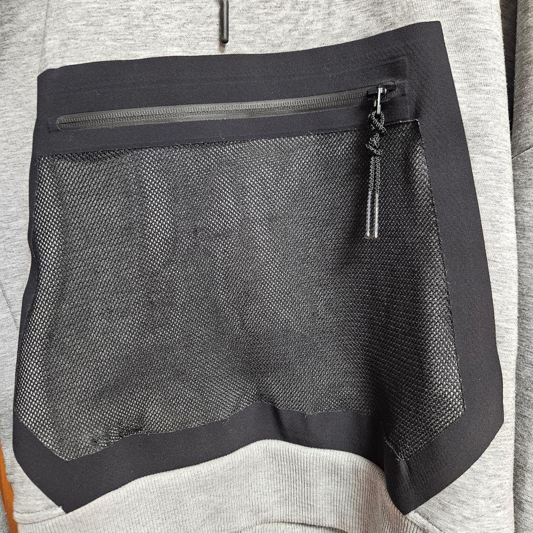 オン　On Hoodie グレー S