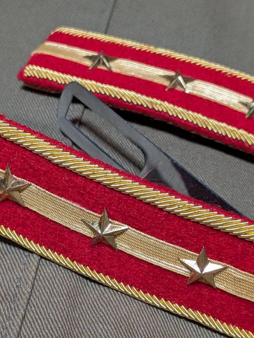 日本軍　陸軍　将校　大尉　肩章　高級レプリカ　本革使用　未使用