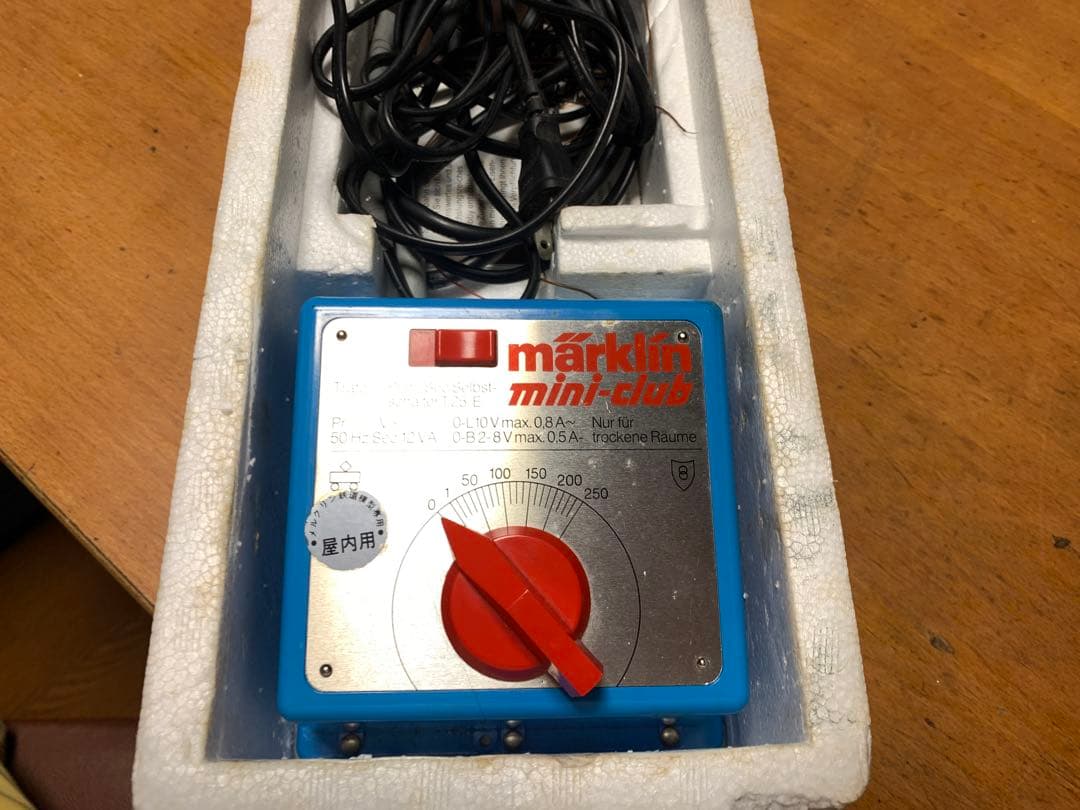 märklin mini-club Zゲージ 電気機関車と客車2両セット