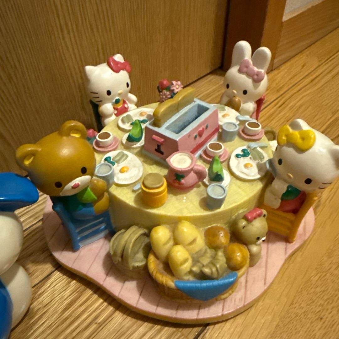 ハローキティ　貯金箱