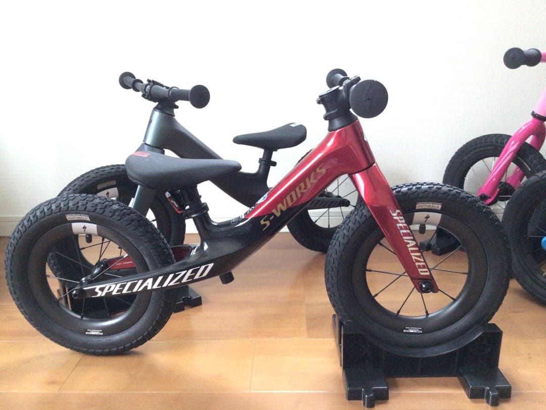◉正規限定車◉キッズレース用◉スペシャライズド◉ホットウォーク カーボン◉新車