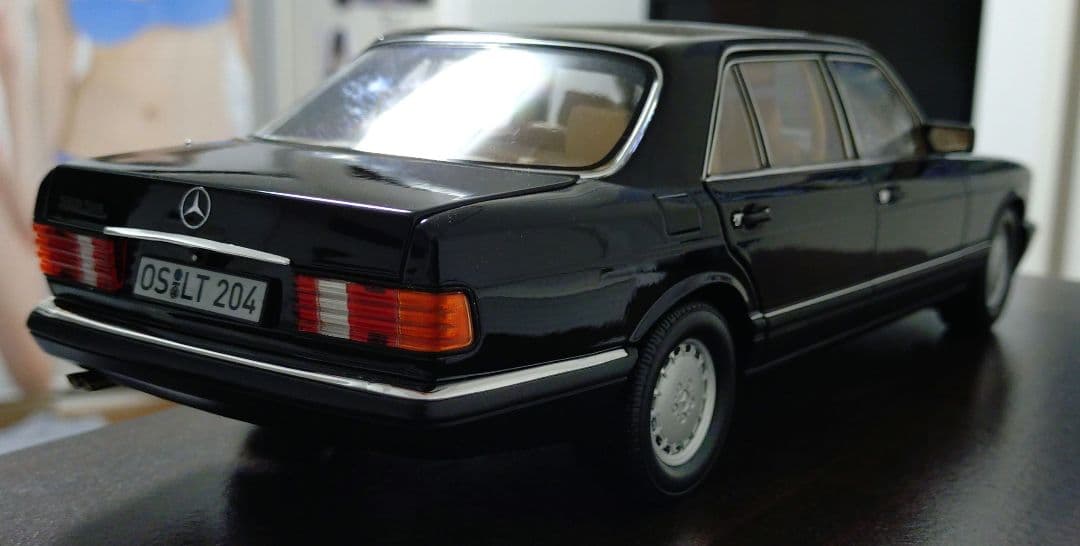 1/18 メルセデスベンツ560SEL
