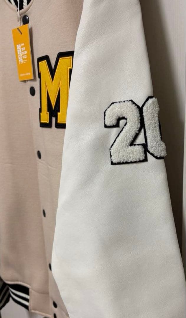 アイドル TXT MOA CAMPUS VARSITY JACKET