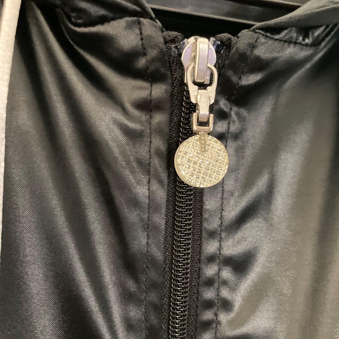 未使用品 adidas フード付きジャケット 黒　M