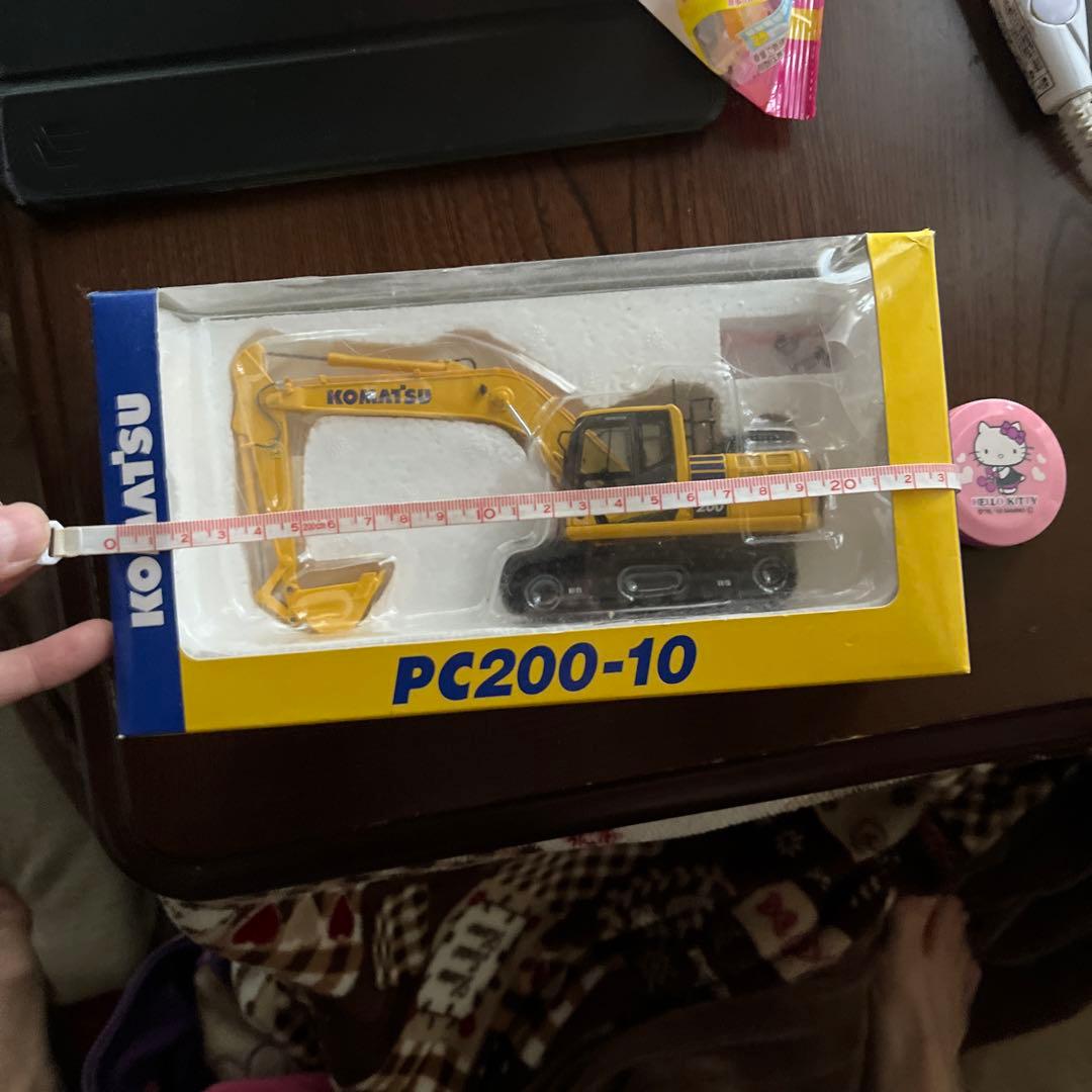 コマツPC200