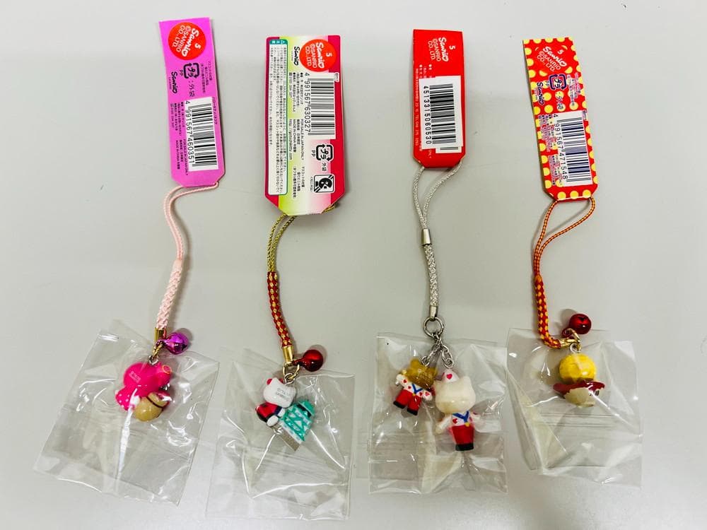 ◆サンリオ HELLO KITTY ご当地 ストラップ 29個セット　08272