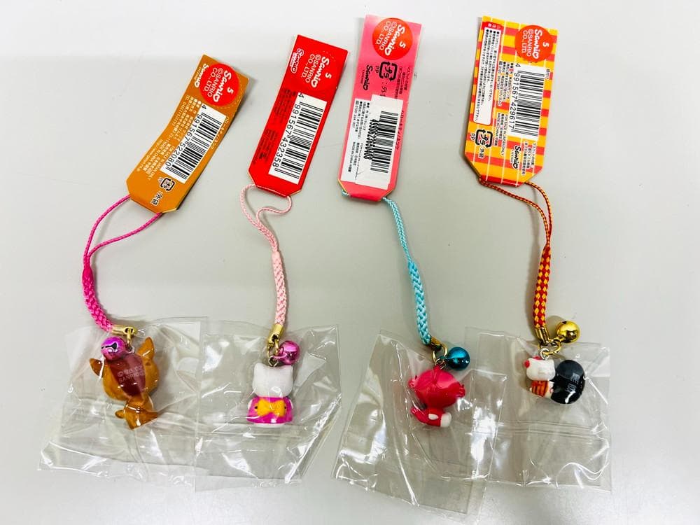 ◆サンリオ HELLO KITTY ご当地 ストラップ 29個セット　08272