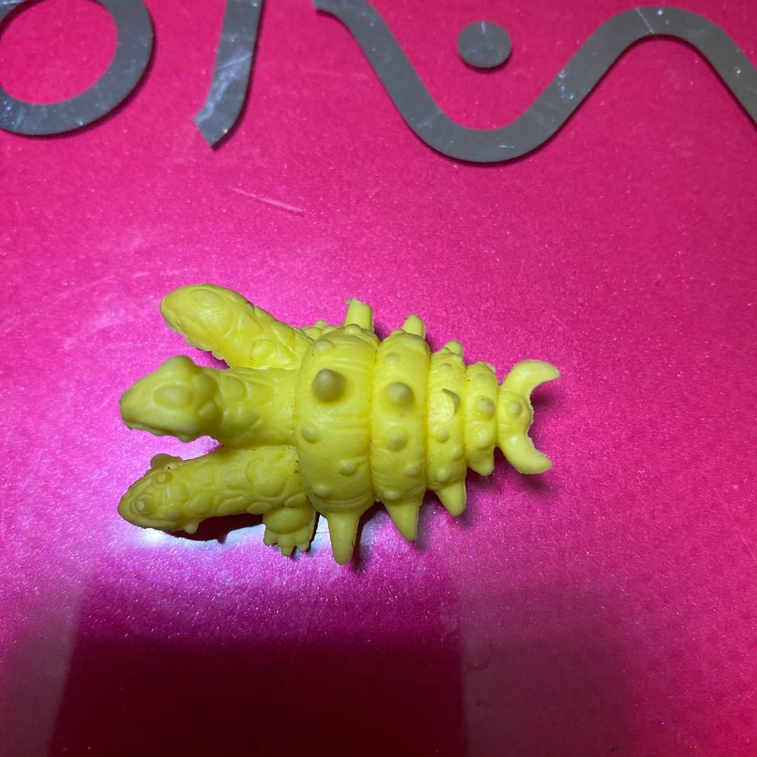 怪獣フィギュア　　サンジンチョウ