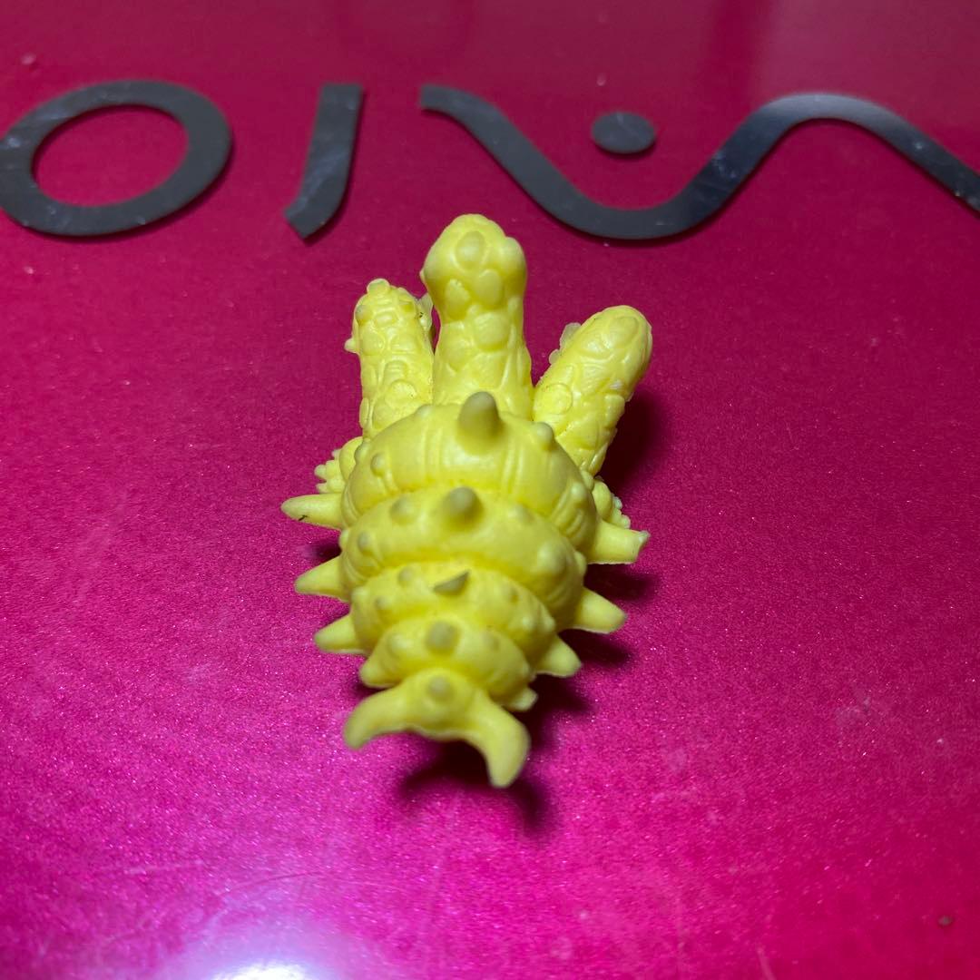 怪獣フィギュア　　サンジンチョウ