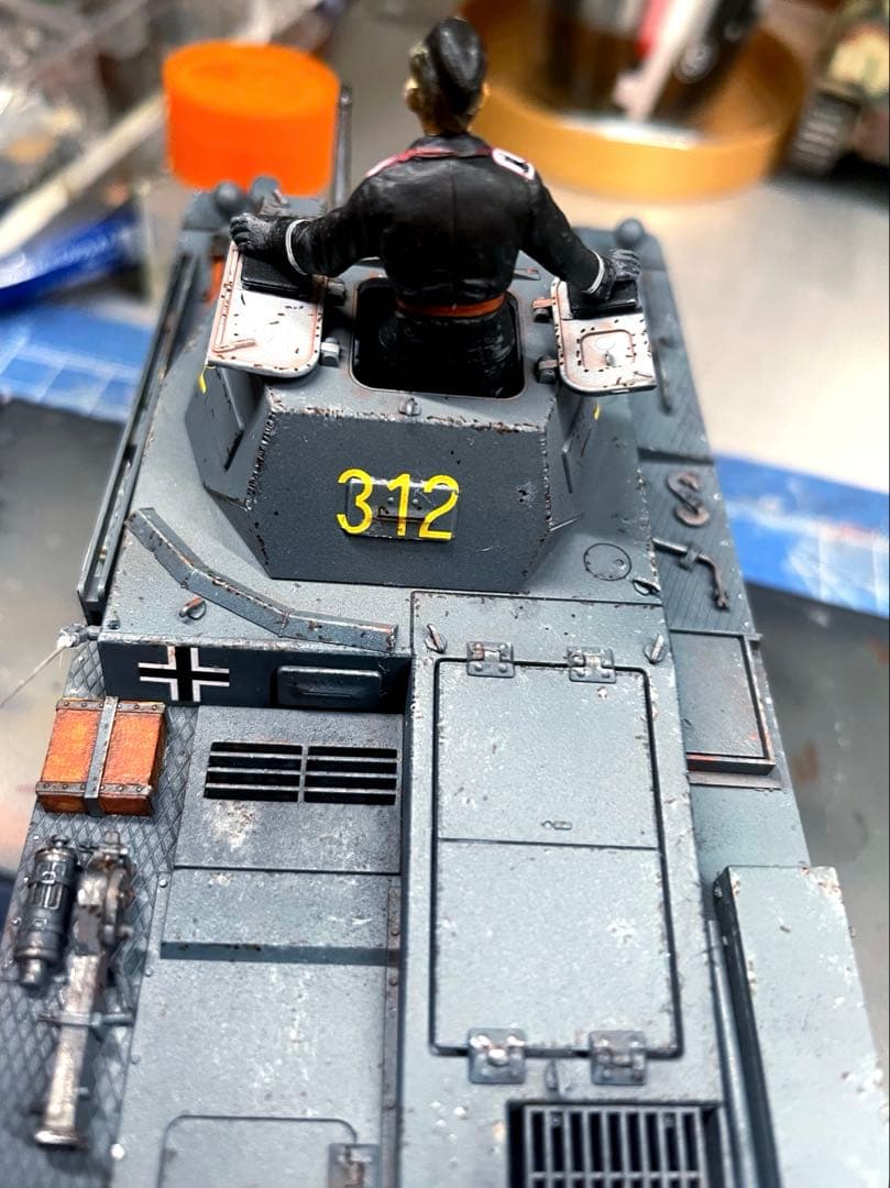 タミヤ1/35ドイツ2号戦車Ａ〜C型組み立て済みモデル