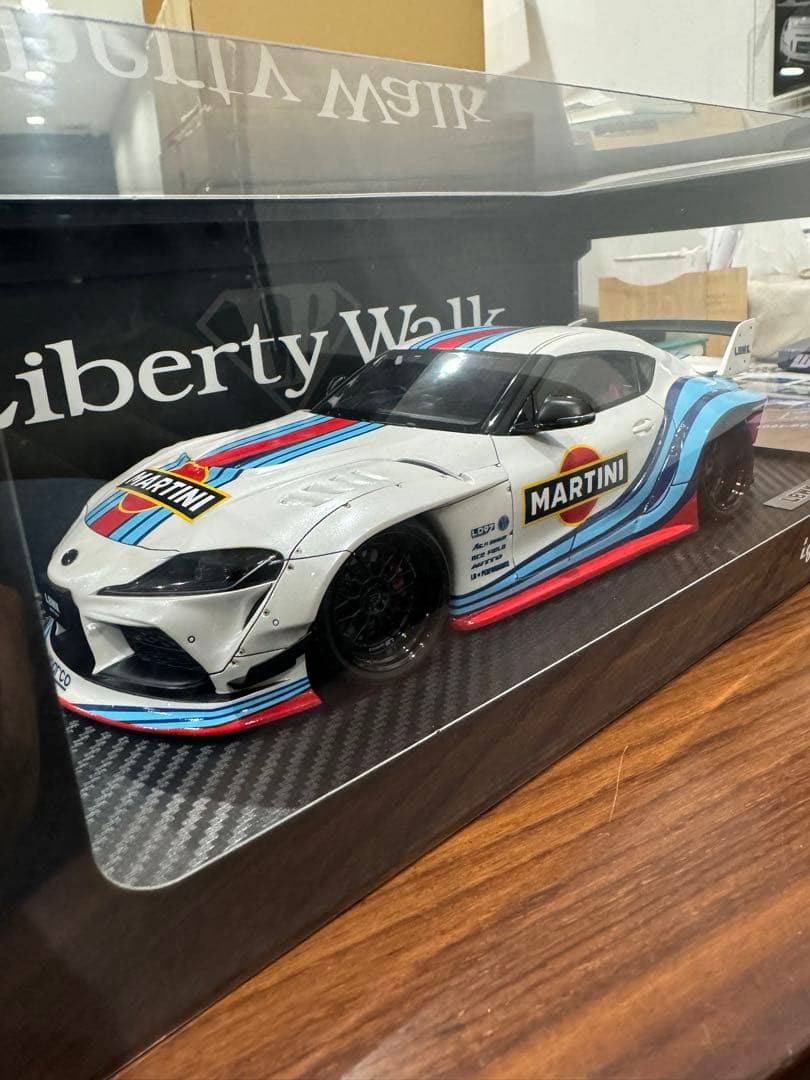 1/18 ignition  LBWK  トヨタスープラ　マルティニカラー