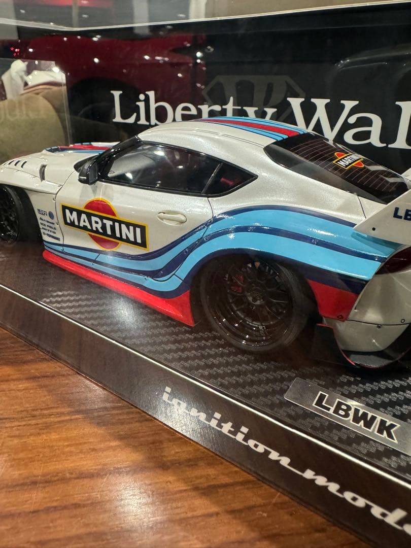 1/18 ignition  LBWK  トヨタスープラ　マルティニカラー