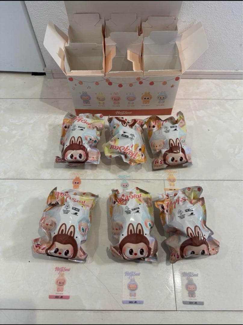 Have A Seat & Exciting Macaron LABUBU2点
