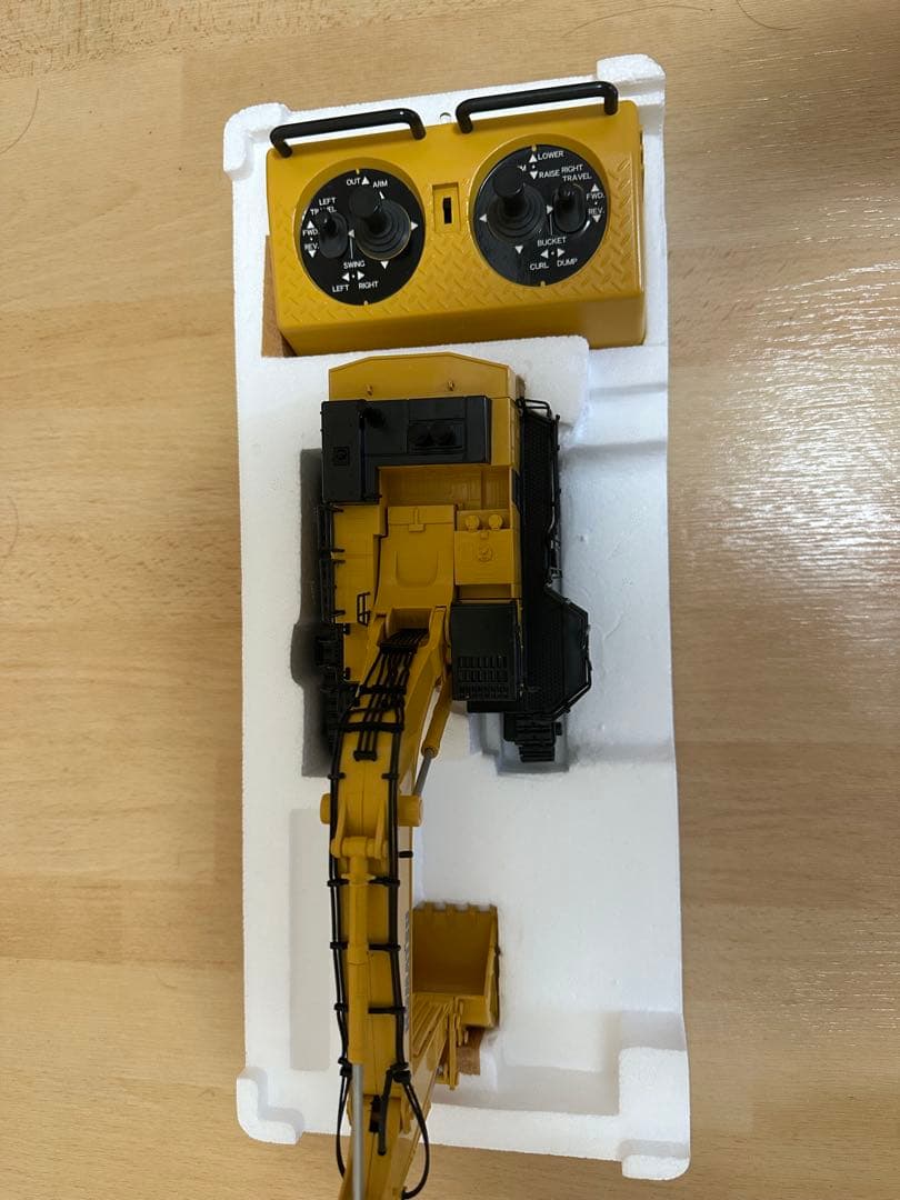 KYOSHO PC1250-8 油圧ショベル 1/50スケール