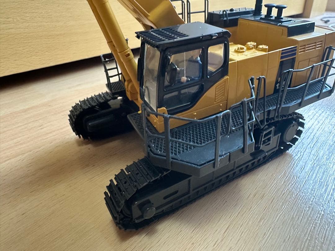 KYOSHO PC1250-8 油圧ショベル 1/50スケール