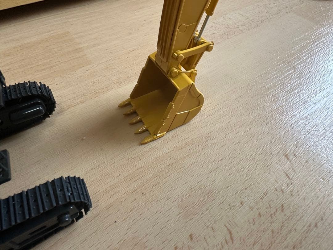 KYOSHO PC1250-8 油圧ショベル 1/50スケール