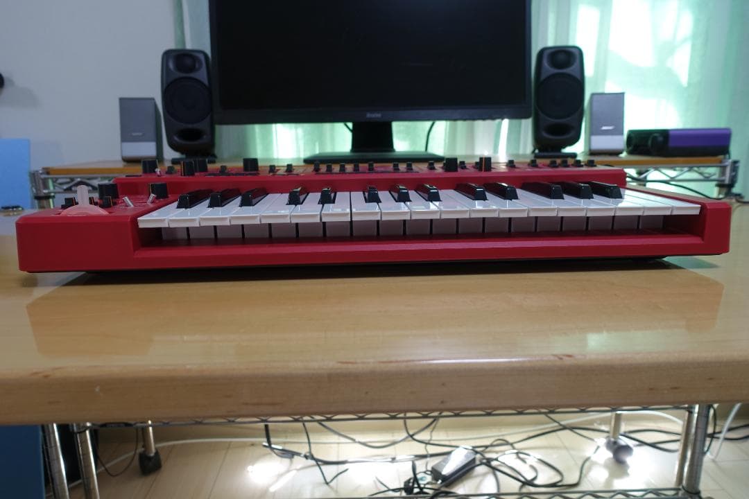 BEHRINGER MS-101 アナログシンセサイザー レッド 37鍵