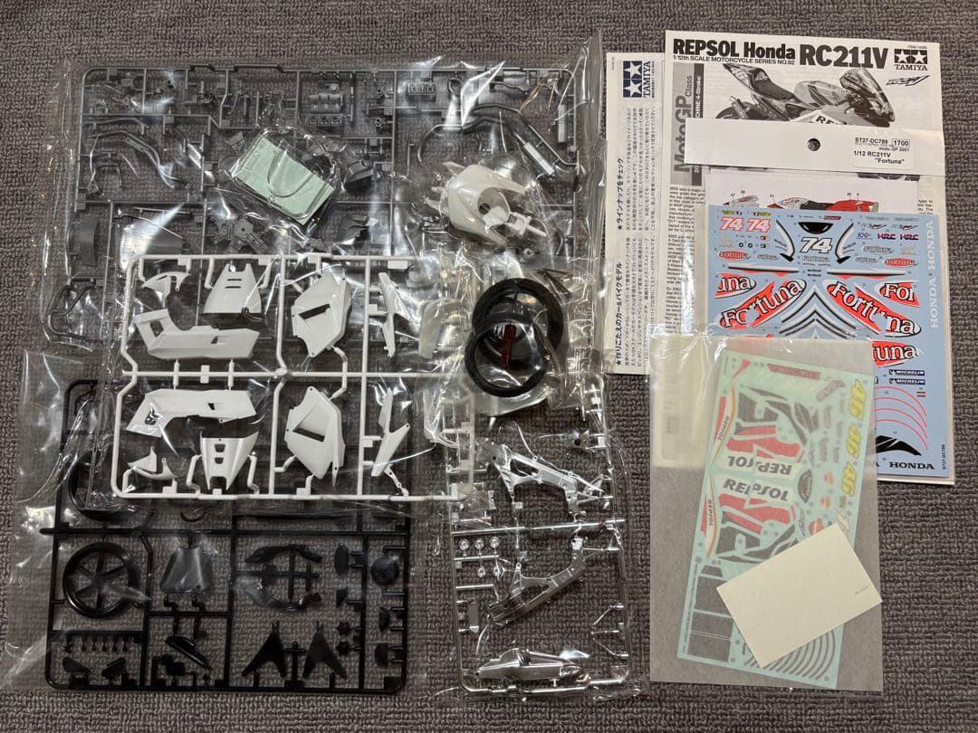 タミヤ 1/12 RC211V Fortunaデカール付