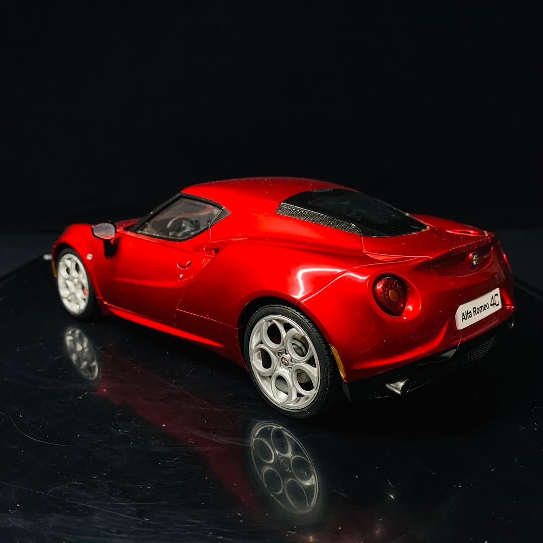 AUTOart 1/18 アルファロメオ 4C （メタリック・レッド）