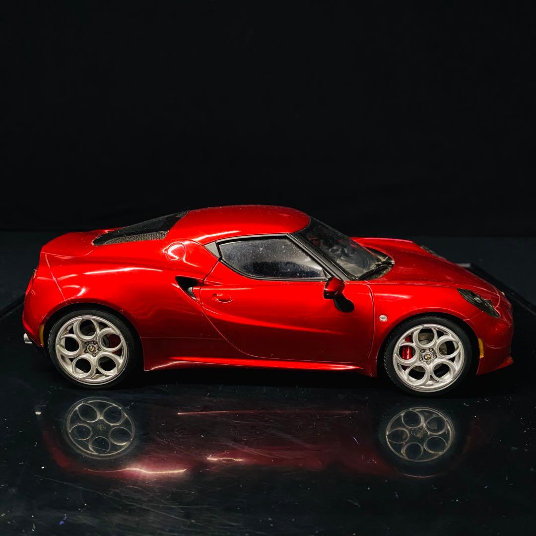 AUTOart 1/18 アルファロメオ 4C （メタリック・レッド）