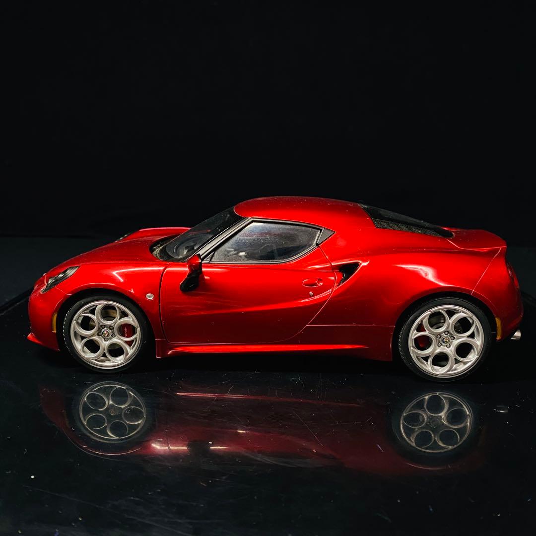 AUTOart 1/18 アルファロメオ 4C （メタリック・レッド）
