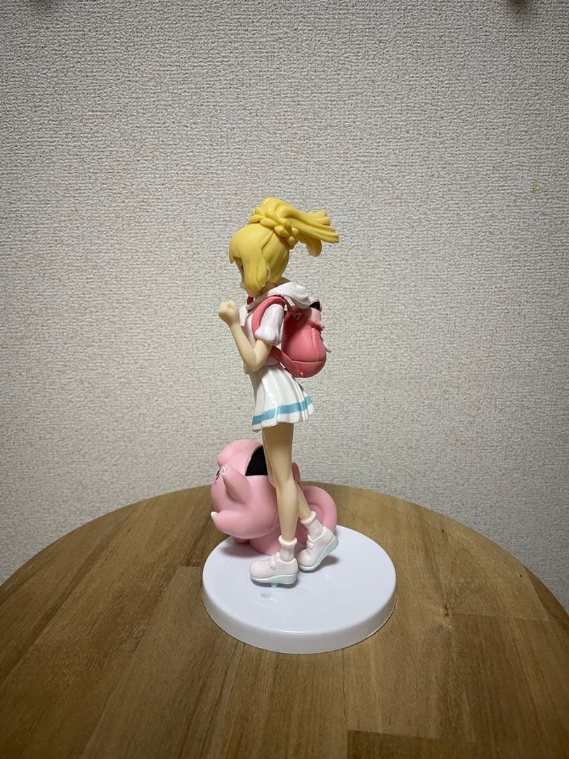 ポケモン　リーリエ&ピッピ　フィギュア