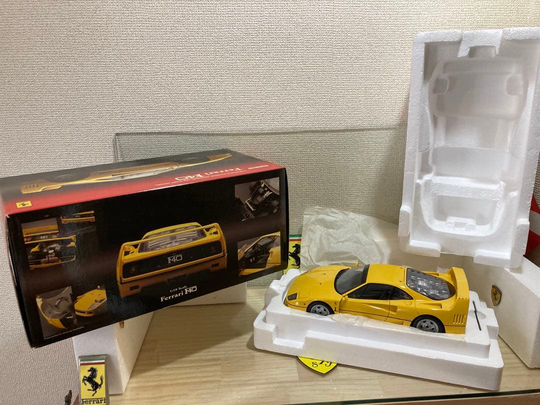 ミニカー FERRARI F40 1:18
