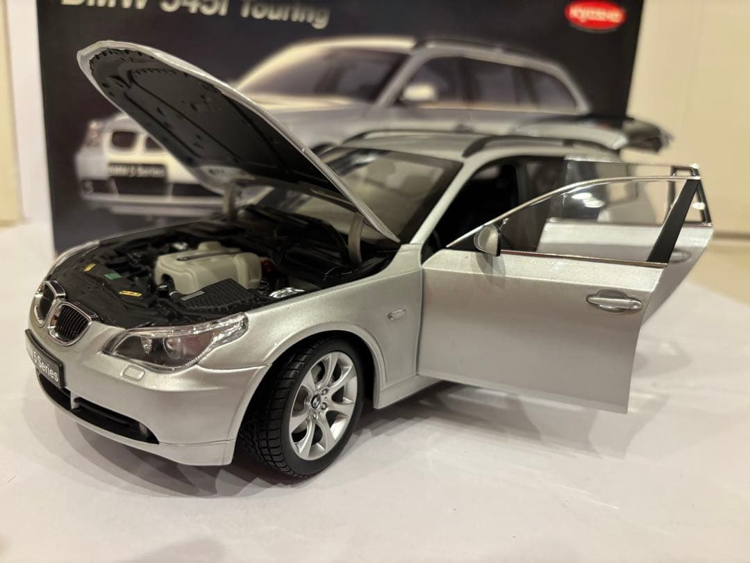 545i touring E61 silver ミニカー 京商 1/18