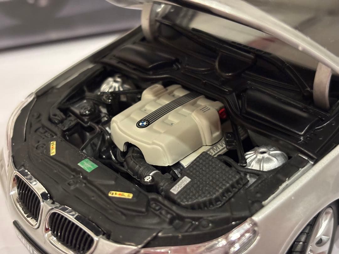  545i touring E61 silver ミニカー 京商 1/18
