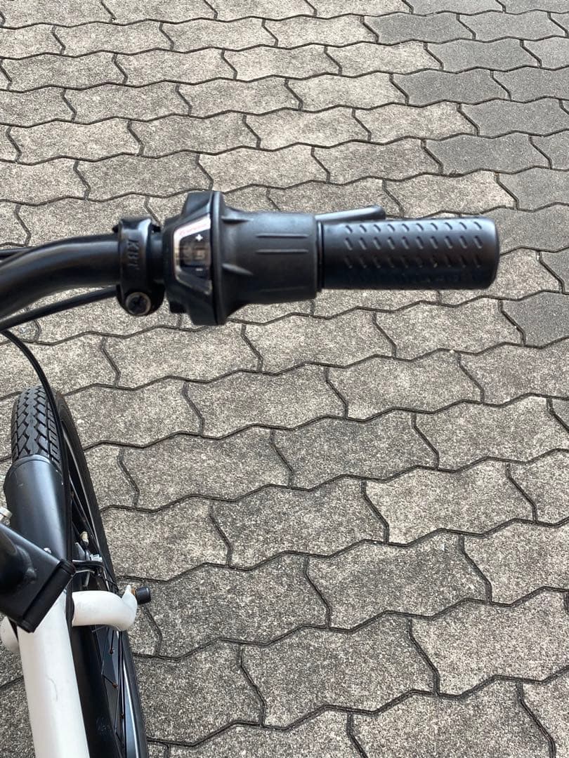 最終価格　超美品　20 折り畳み7段速小径　クロスバイク　自転車　ミニベロ　引取