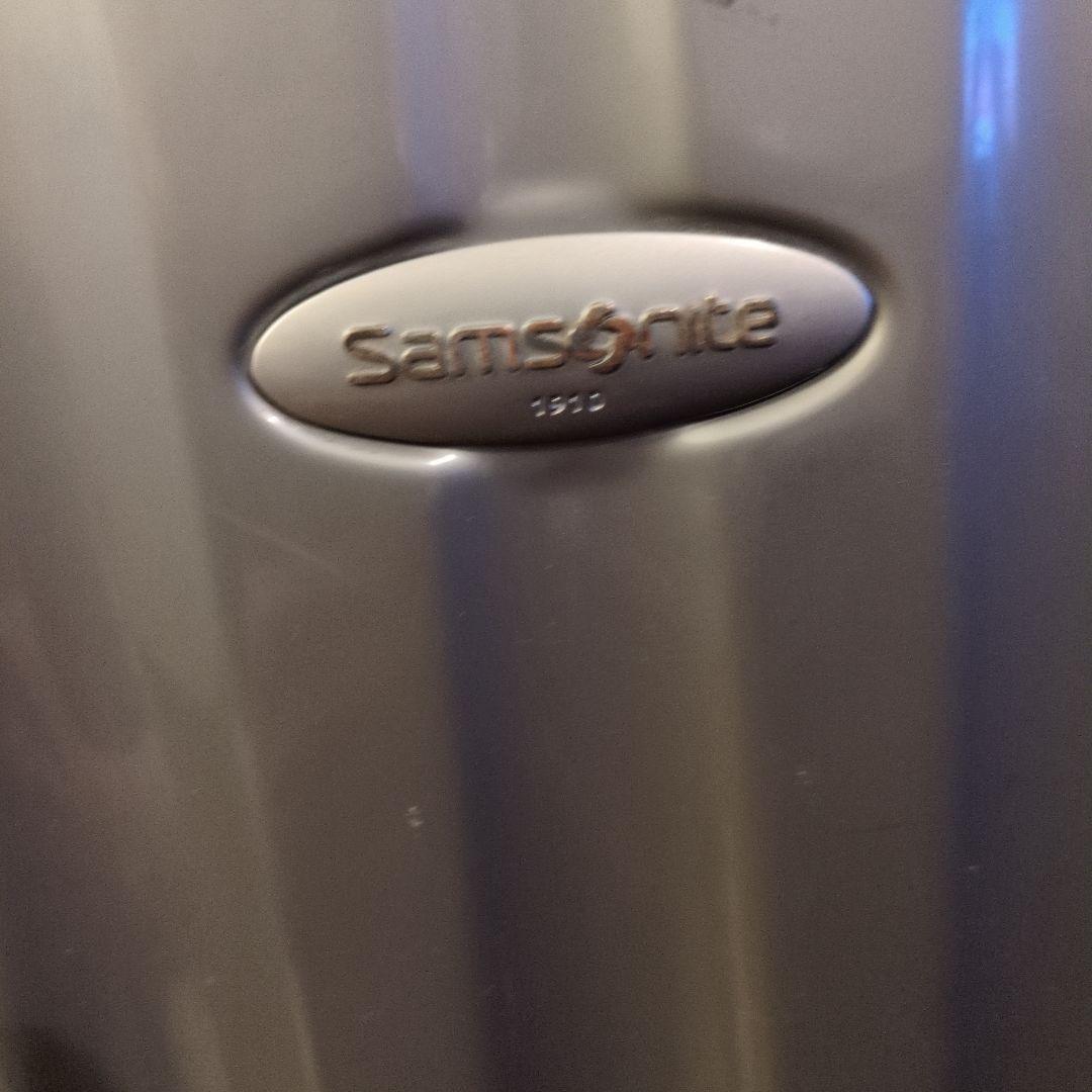 Samsonite シルバースーツケース72×50、厚み約28㌢