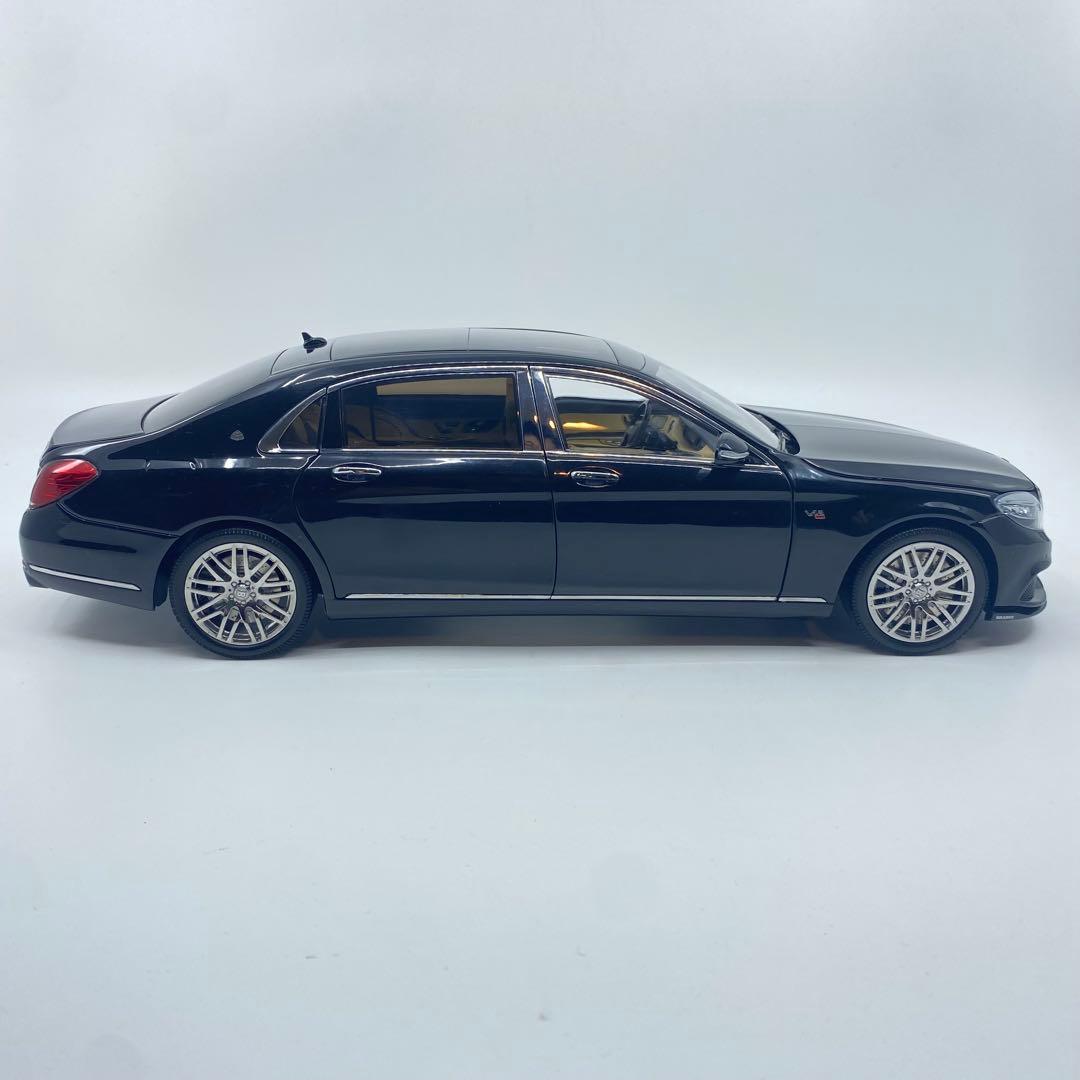 1/18 メルセデスマイバッハ BRABUS 900 Almost Real