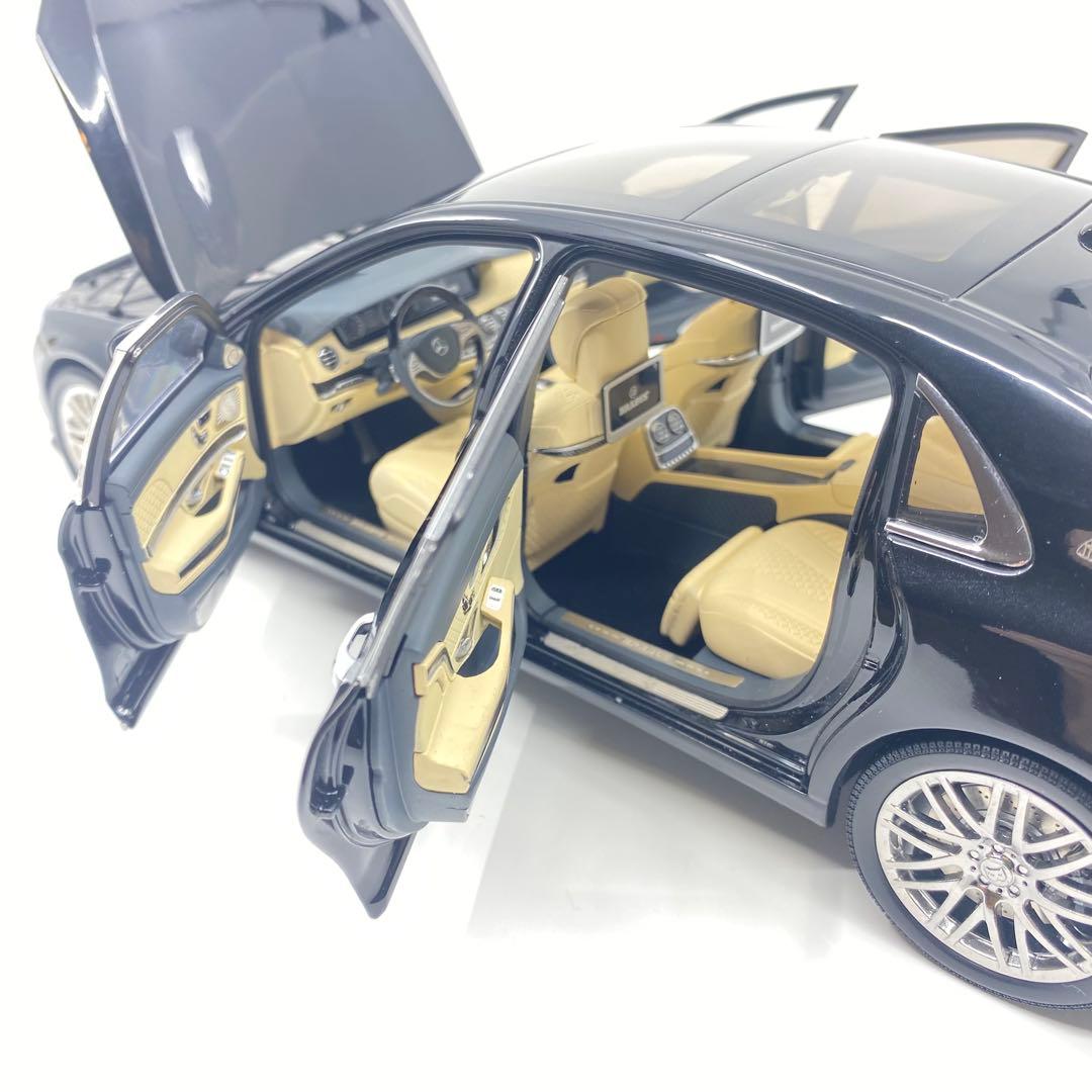 1/18 メルセデスマイバッハ BRABUS 900 Almost Real