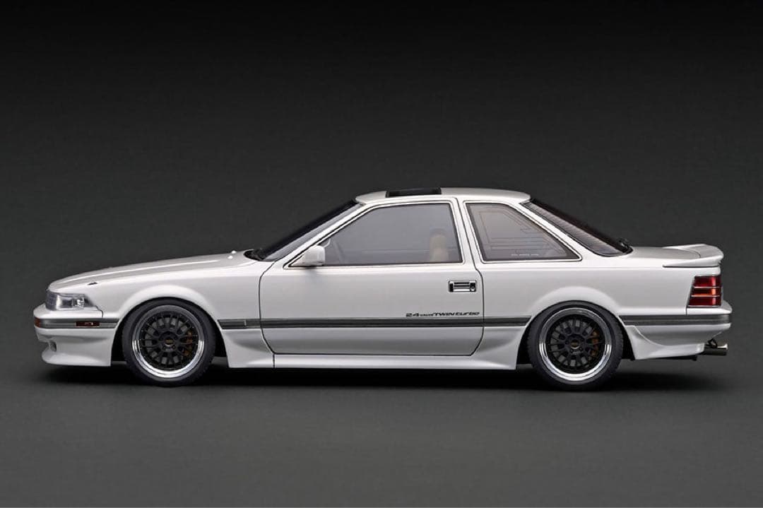 イグニッションモデル1/18 Toyota ソアラ Z20 TWIN TURBO