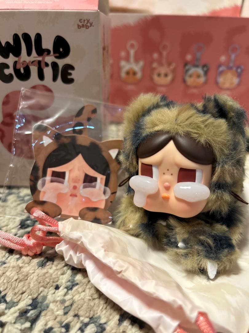 ぬいぐるみ crybaby WILD but CUTIE POPMART