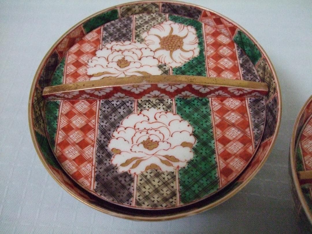 ★古美術品・古伊万里 金蘭手 蓋物碗 茶碗５客組 牡丹・吉祥文 木箱入り